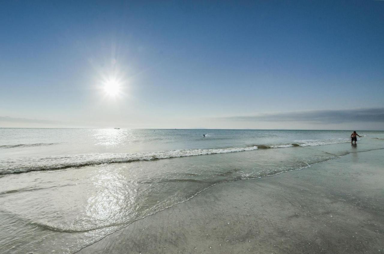 Gorgeous 3 Bedroom Condo In The Perfect Locationseaoats302 St. Pete Beach Extérieur photo